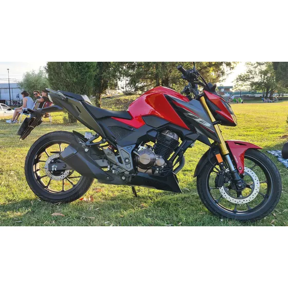 Moto En Excelente Estado. Service Realizado En Concesionaria
