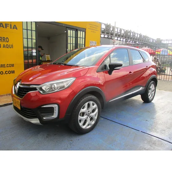 Renault Captur Zen 4x2 2000cc Mt Aa