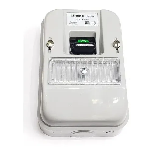 Interruptor Bticino 0623n Trifasico De 32a 400v 