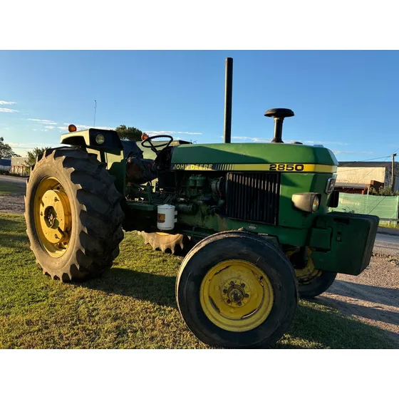Vendo Tractor John Deere 2850