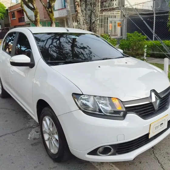 Renault Logan 2016 1.6 Privilege / Intens