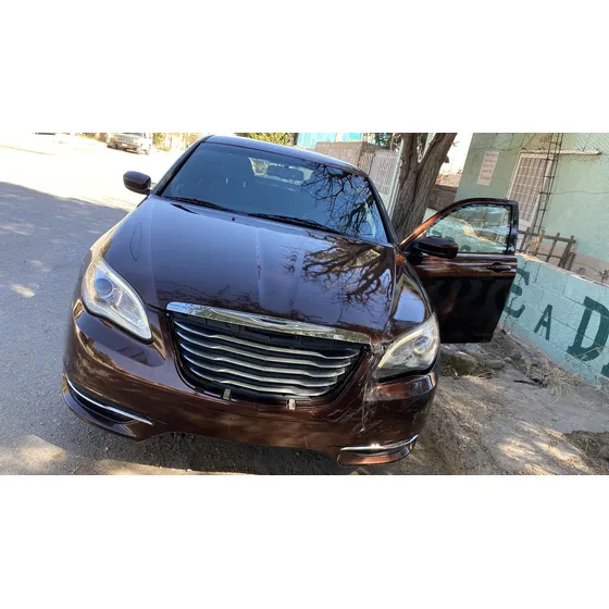 Chrysler 200 3.6 Limited V6 At