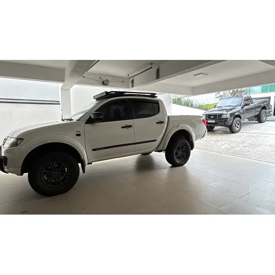 Mitsubishi L200 3.2 Triton Hpe Cab. Dupla 4x4 Aut. 4p