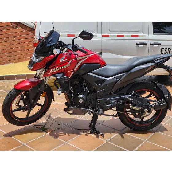 Honda Xblade 2024