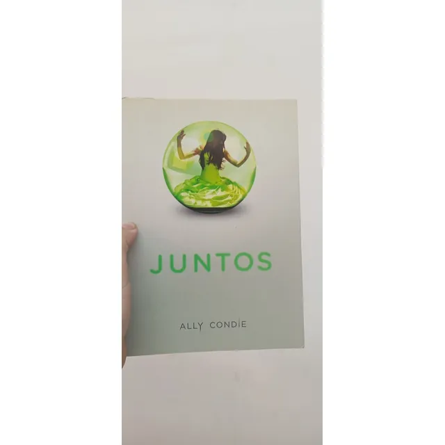 Juntos . Ally Condie. Montena