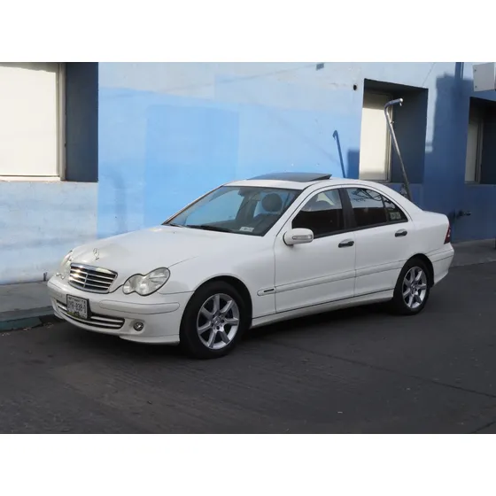 Mercedes-Benz Clase C 2005 2.5 230 K At