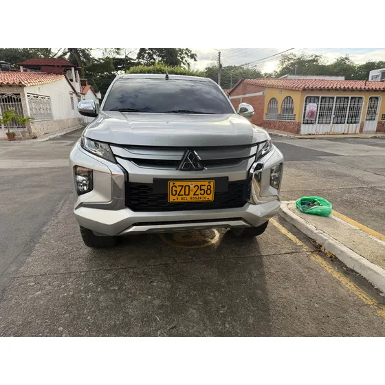 Mitsubishi L200 Triton 2.4bt Gls 4wd At