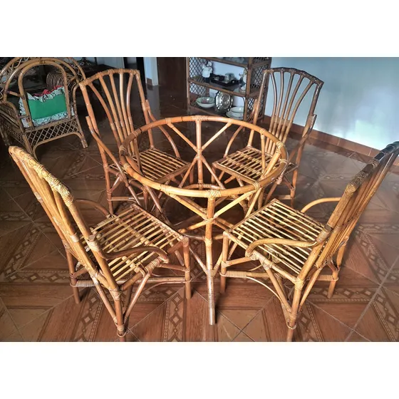 Juego De Comedor De Rattan Con 4 Sillas Y Sus Cojines Nuevos
