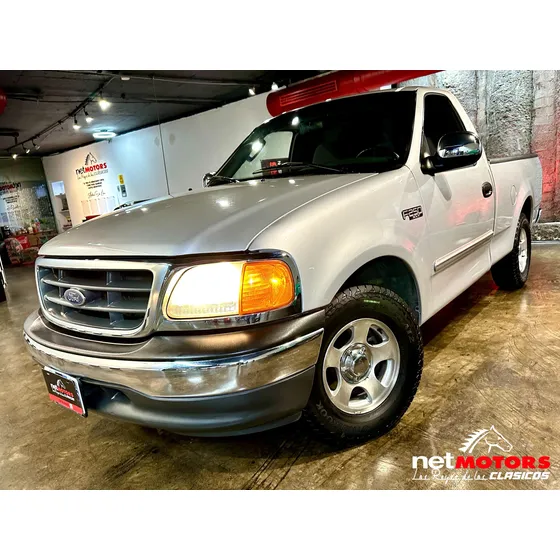 Ford F-250 4.6 Xlt V8 At