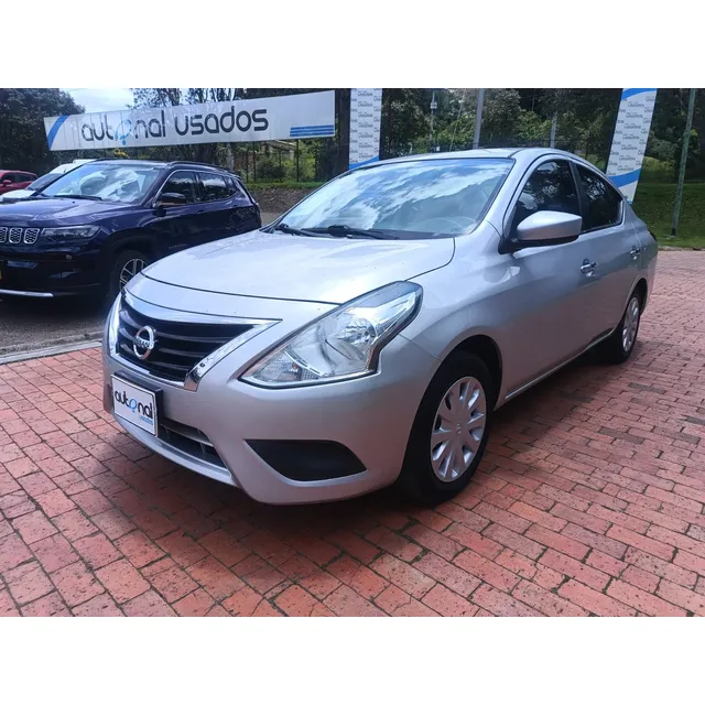Nissan Versa Sense Aut