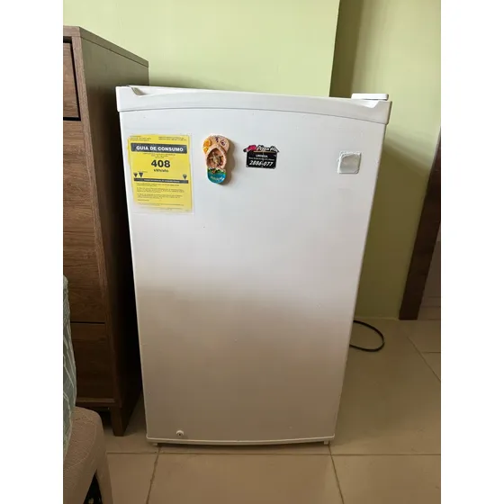 Mini Nevera Daewoo Fr-146  Con Capacidad De 140l