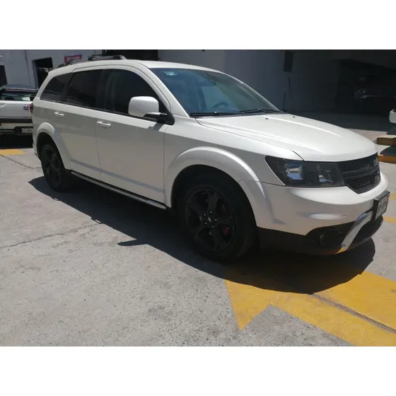 Dodge Journey 2.4 Sxt Lujo Piel 7 Pasajeros At