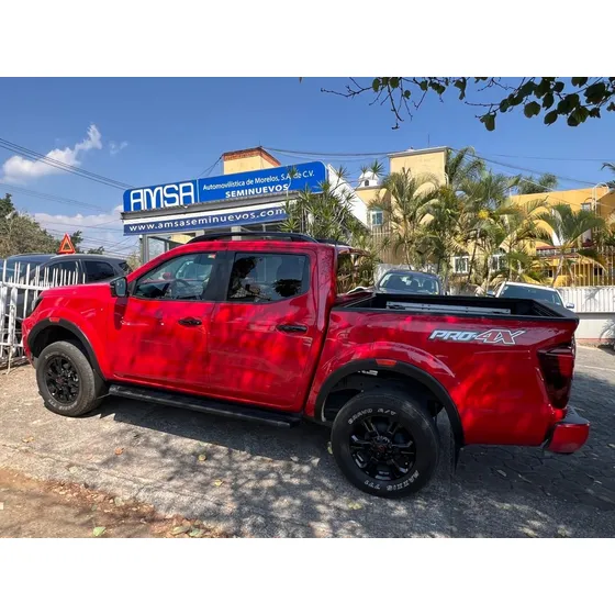 Nissan Np300 Frontier Pro-4x 2.5 Automática 4 × 4,