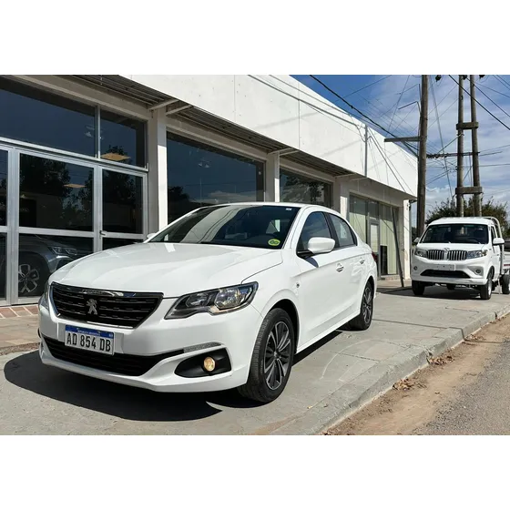 Peugeot 301 1.6 Allure Plus