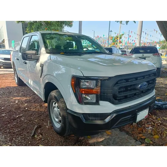 Ford F-150 3.3 Xl Doble Cabina V6 4x2 At