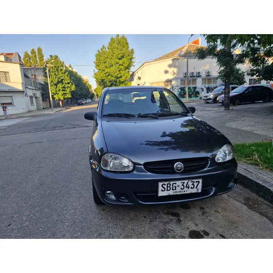 Chevrolet Corsa Classic Corsa Sedán Con Aire Y Dirección