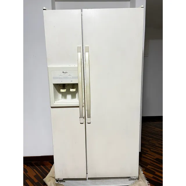 Whirlpool Vertical Con Dispensador De Hielo Y Agua