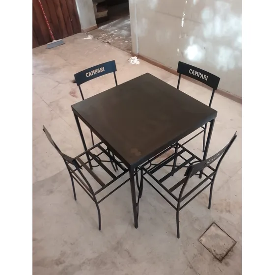 Juego De Mesa Cuadrada Y 4 Sillas De Hierro Jardín Bar Negra