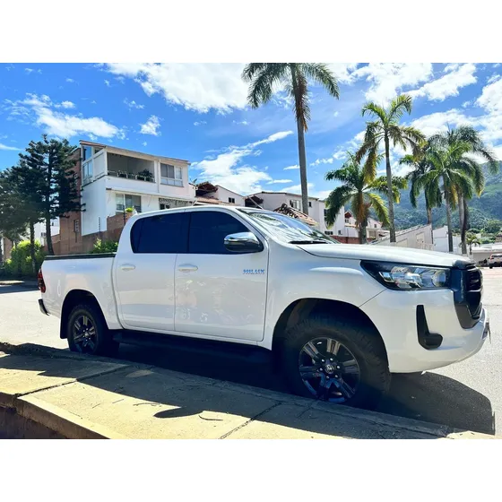 Toyota Hilux 2.4 Diésel 4x4