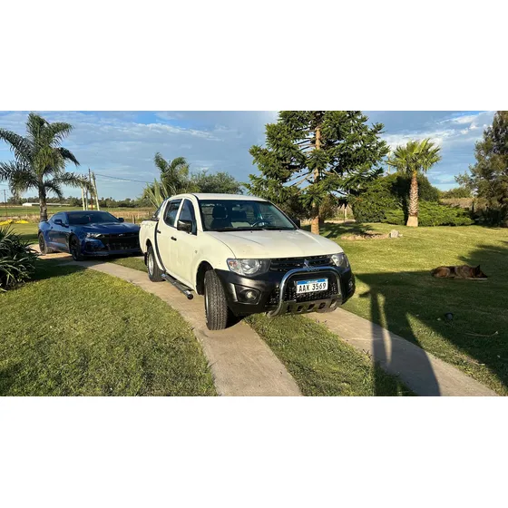 Mitsubishi L200 2.5 Cd 4wd High-power Di-d Mt Cuero