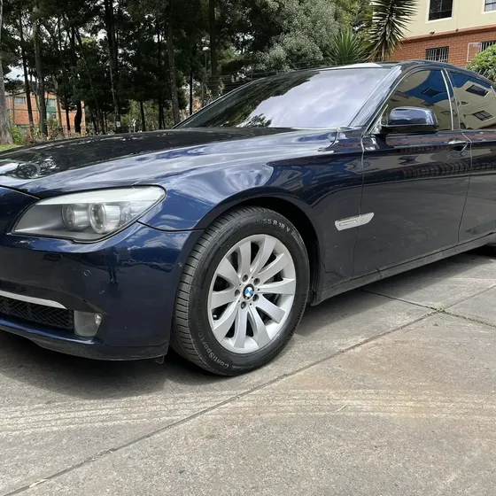 BMW Serie 7 2009 3.0 740i F01
