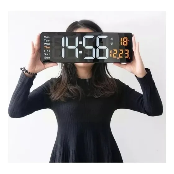 Reloj De Pared Digital Decorativo Led Pantalla Grande 29x13 Estructura Negro