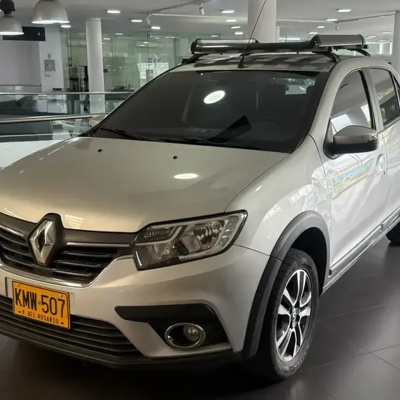 Renault Logan 2022 1.6 Privilege / Intens
