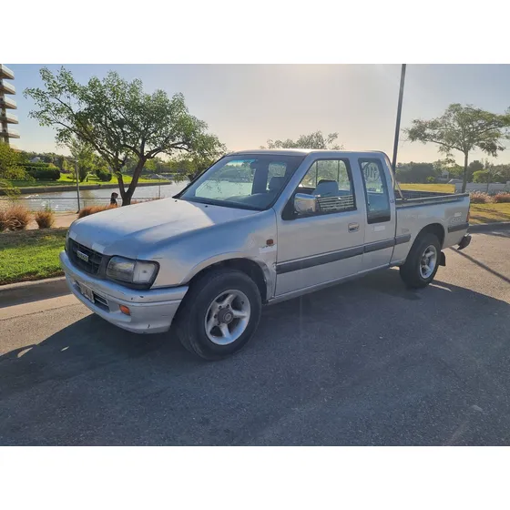 Isuzu Pick Up 2.8 Turbo Ls Space Cab 4x2