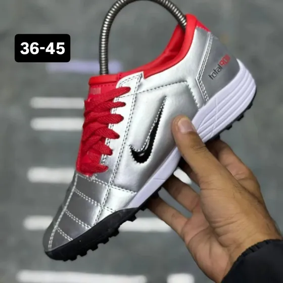 Nike Total 90