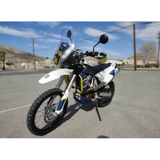 Husqvarna 701 Enduro Doble Propósito 2016 +accesorios