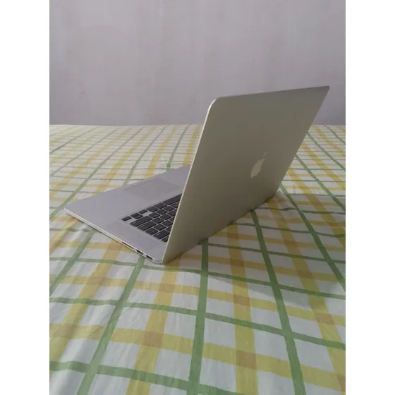 Macbook A1398 Año 2012-vendo Sola-no Enciende