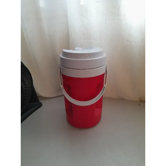 Termo Jarra Playera Rubbermaid 2 Lts