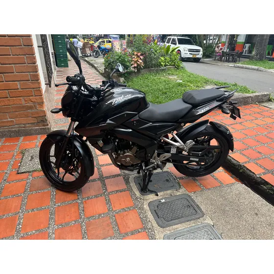 Pulsar Ns 200