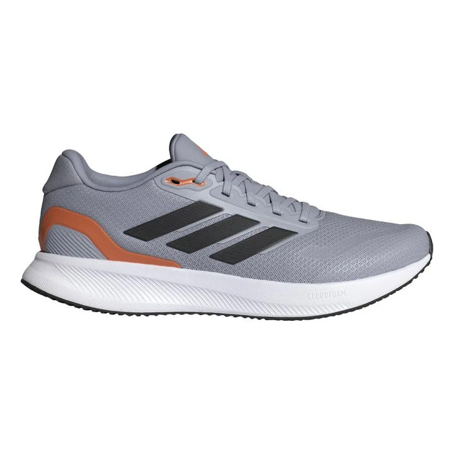 Tênis de corrida adidas Runfalcon 5 cinza com detalhes em preto e laranja, visto de perfil lateral em fundo branco.