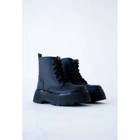 Borcego Caña Corta Con Cordones Charol Mate Unisex Negro