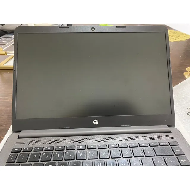 Laptop Hp 240 G8 Core I3 1115g4 Ram 8gb Ssd 512gb W10h Negro