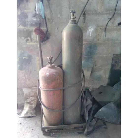 Bombona De Oxígeno Y Acetileno Usadas Vacías Con Su Carreti