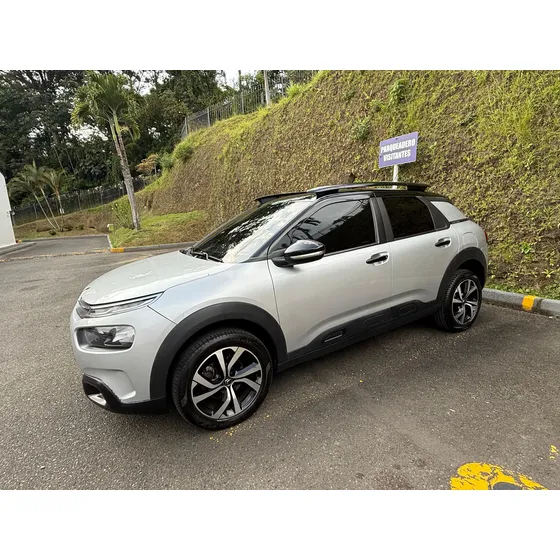 Citroën C4 Cactus 1.6 Shine Turbo Aut