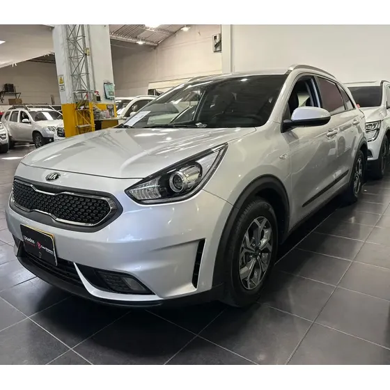Kia Niro Hibrido Desire usado en Medellín