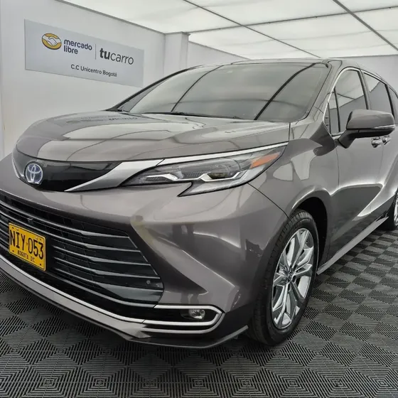 Toyota Sienna 2023 2.5 Platinum At