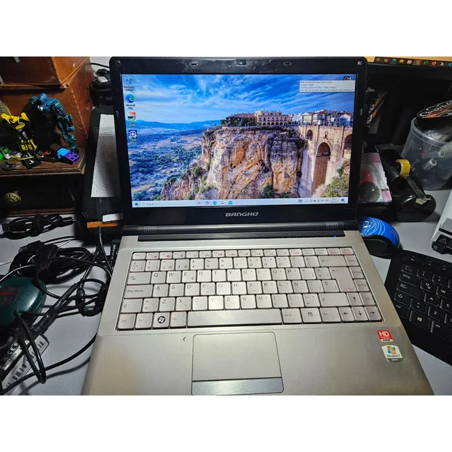 Notebook Bangho Mov2 Amd C-50 4gb Ram 250 Gb Hd Funcionando