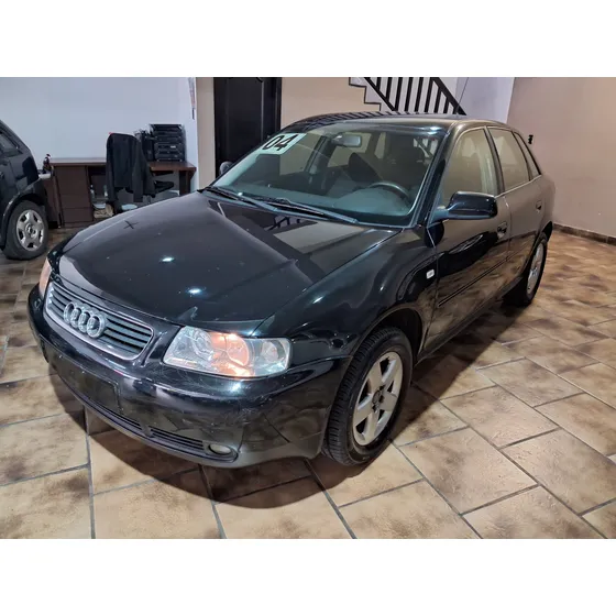 Audi A3 1.6 5p