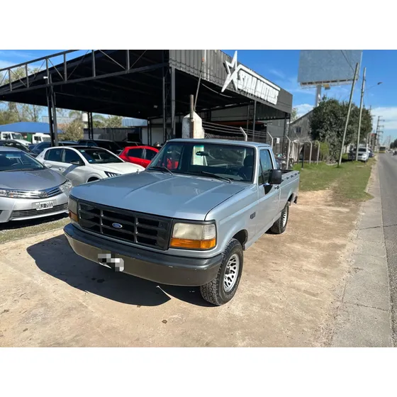 Ford F-100 4.9 I Xlt