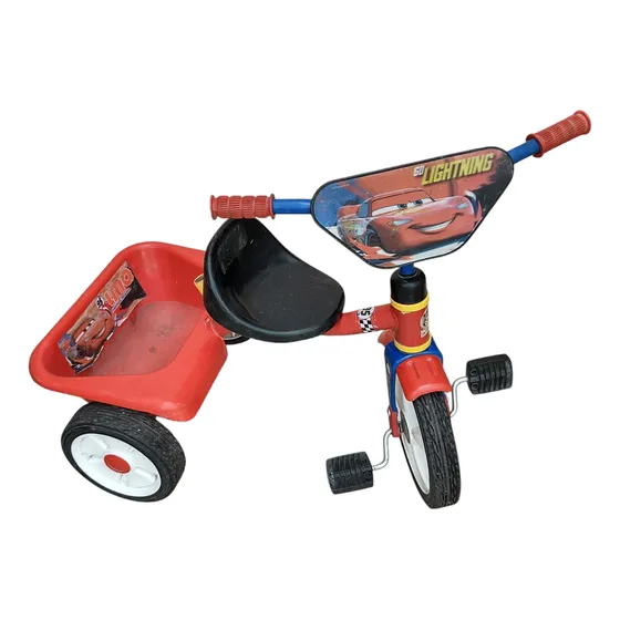 Triciclo Apache De Rayo Mcqueen Con Cajuela Rojo