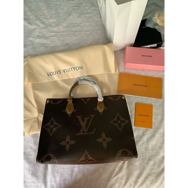 Louis Vuitton Cartera Tote