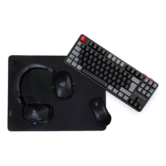 Kit Gamer Teclado Sw Rojo + Headset 7.1 + Mouse Y Mousepad Negro Negro
