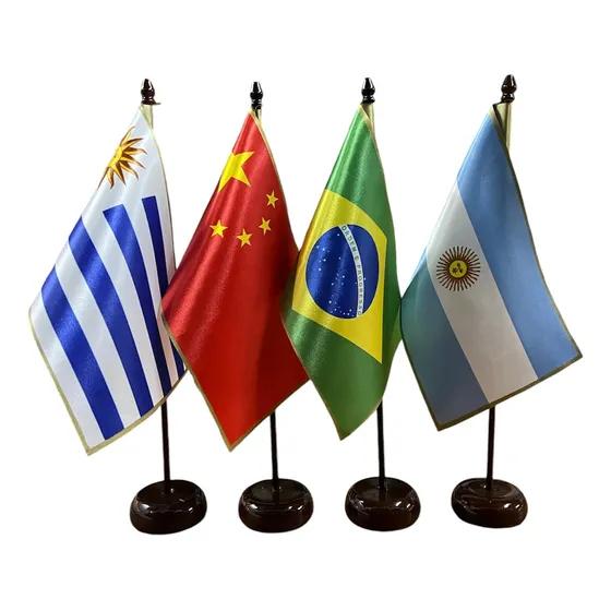 Banderas De Paises De Escritorio C/base Madera Altura 40cm *