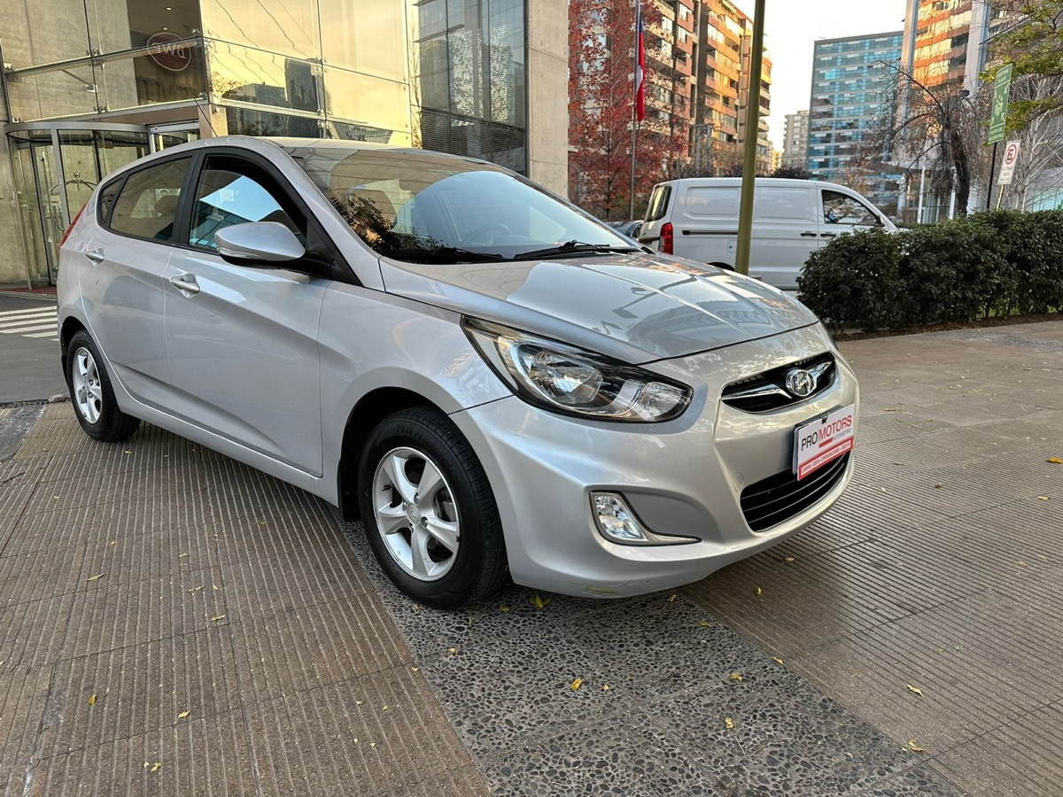 Hyundai Accent Hb 2013 Gls Ac Airbag 98,000 Kmts Impecable