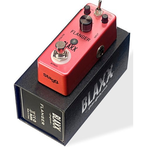 Pedal De Efecto Stagg Blaxx Bx Flanger Micro Para Guitarra Color Rojo