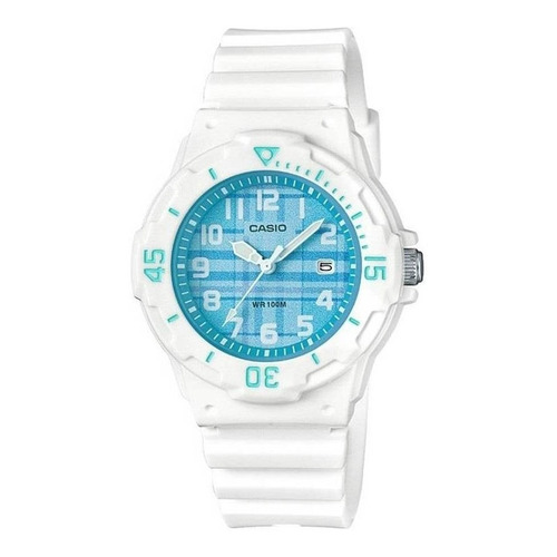 Reloj pulsera Casio LRW-200 con correa de resina color blanco - fondo celeste